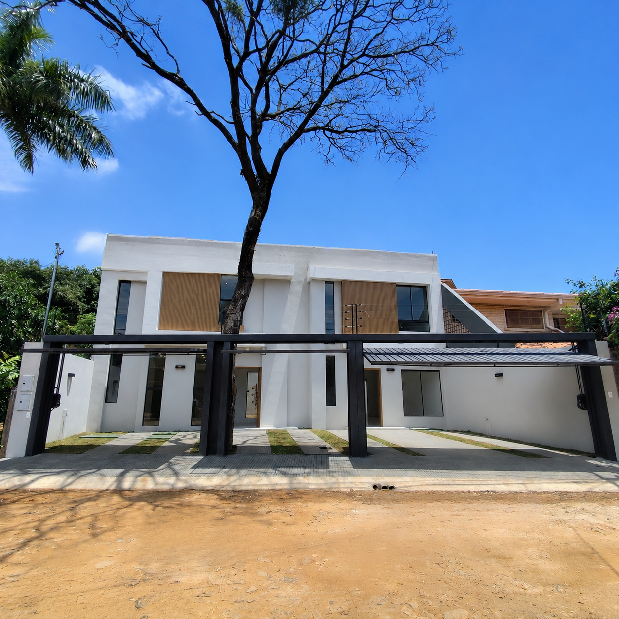 Construcción de Vivienda , 4 Dormitorios, 5 Baños, REF. 761