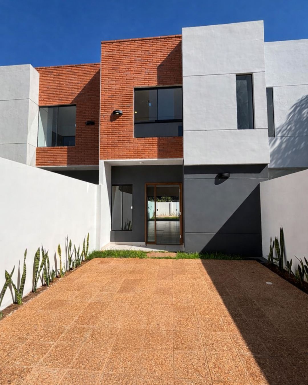 Construcción de Duplex , 3 Dormitorios, 3 Baños, REF. 780